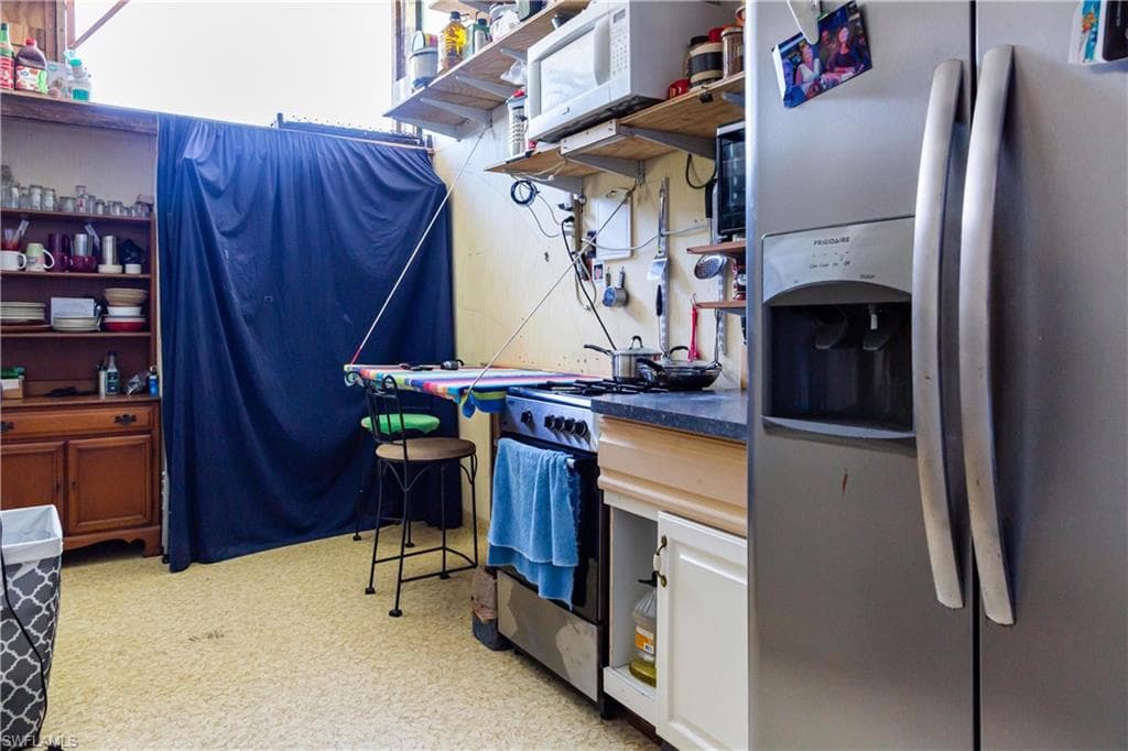 7784 Raymary ST-11