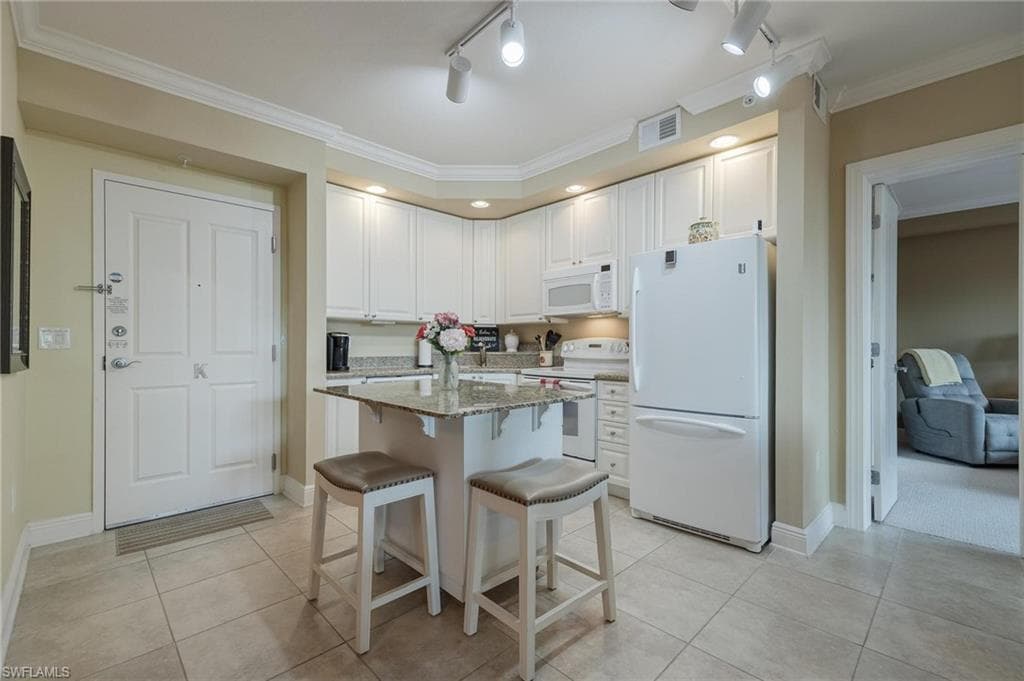 2825 Palm Beach BLVD 214-19
