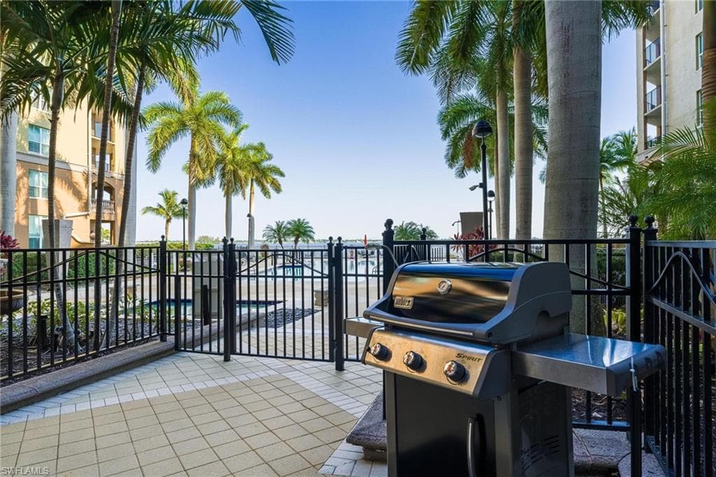 2825 Palm Beach BLVD 214-40
