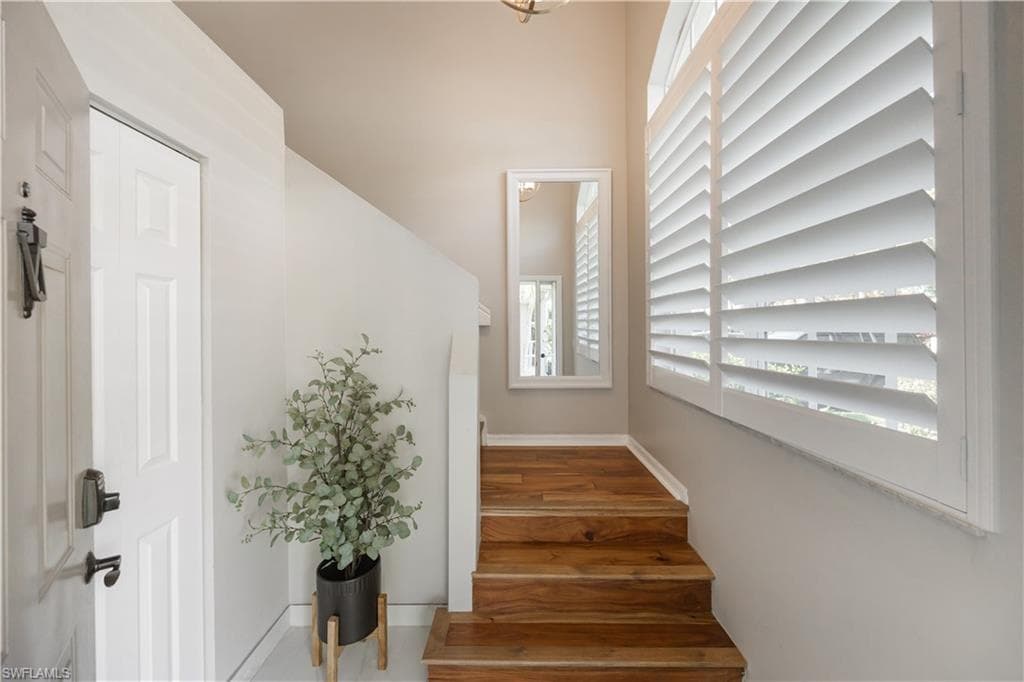 7564 Silver Trumpet LN U202-2