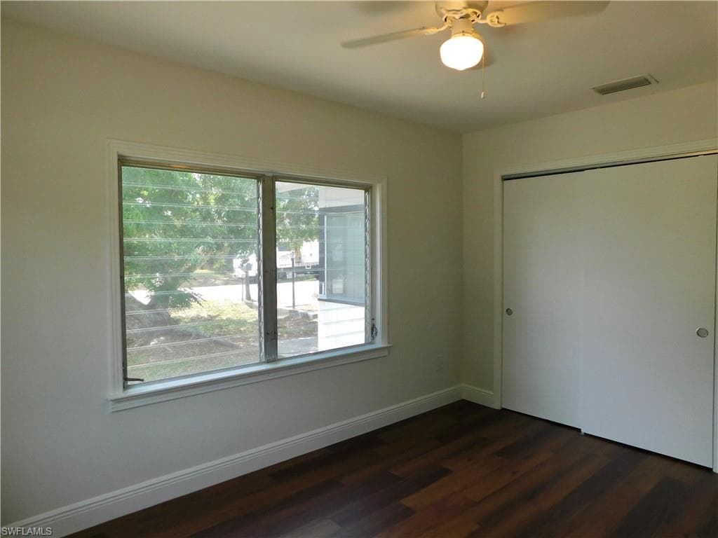 287 Poe AVE-7
