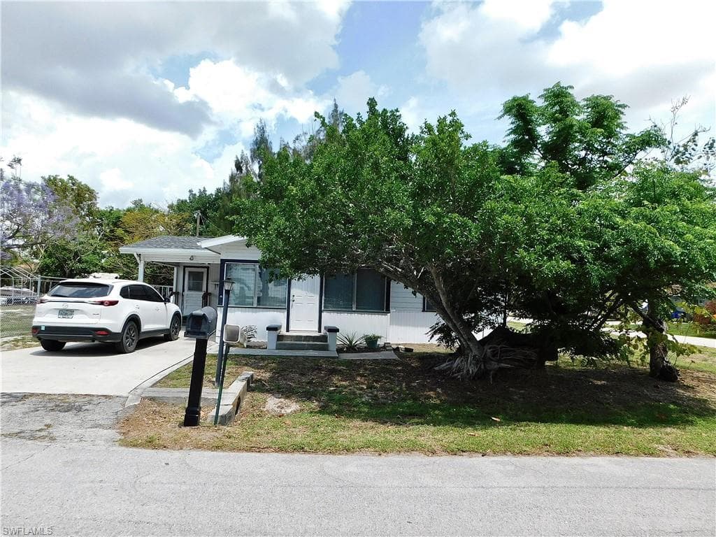 287 Poe AVE-1