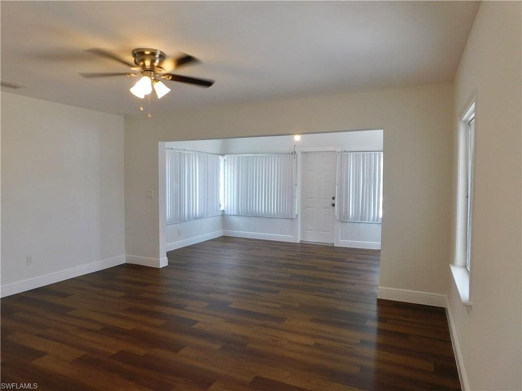287 Poe AVE-5