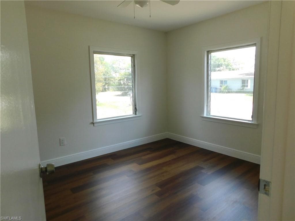 287 Poe AVE-9