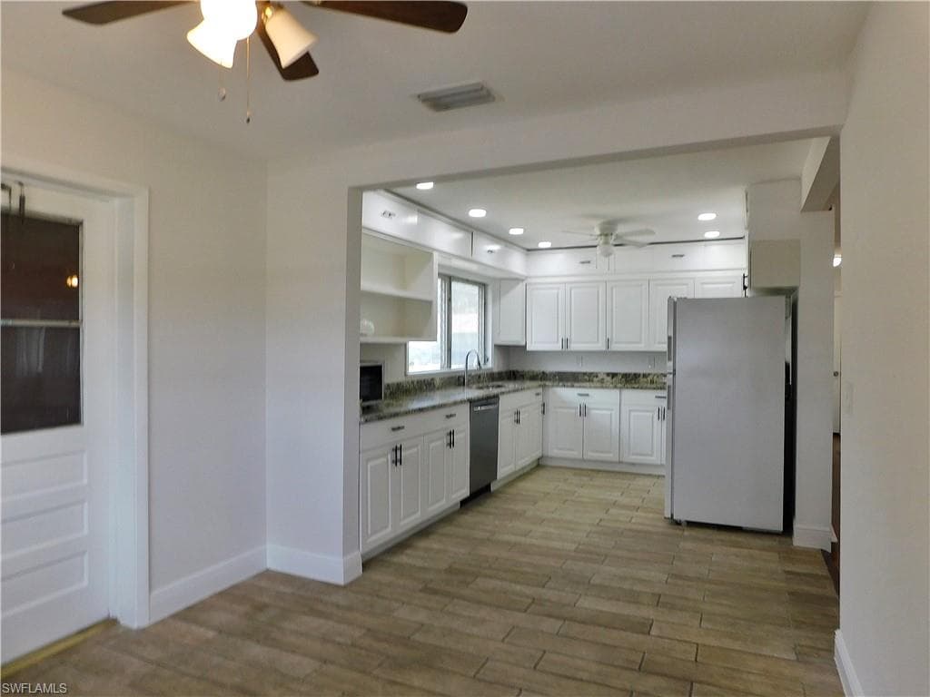 287 Poe AVE-4