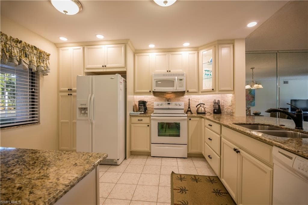 5741 Deauville CIR F108-5