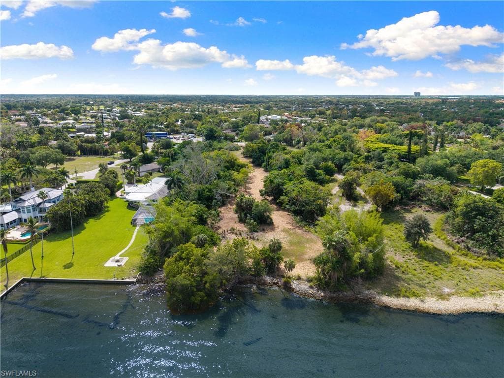 11480 McGregor BLVD-13