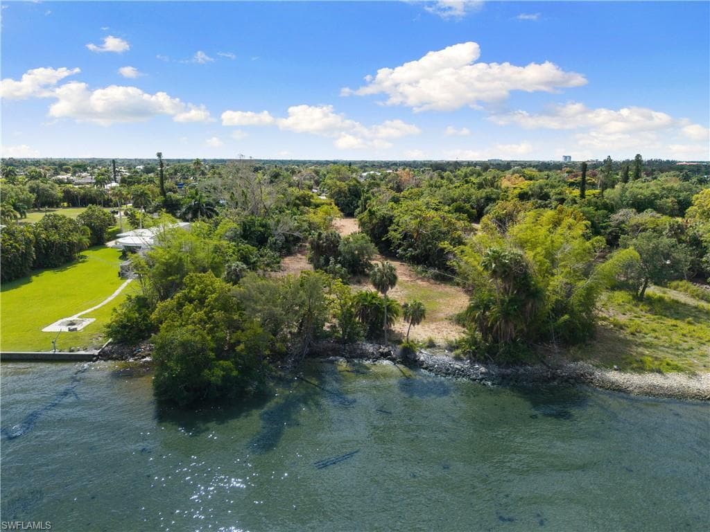 11480 McGregor BLVD-8