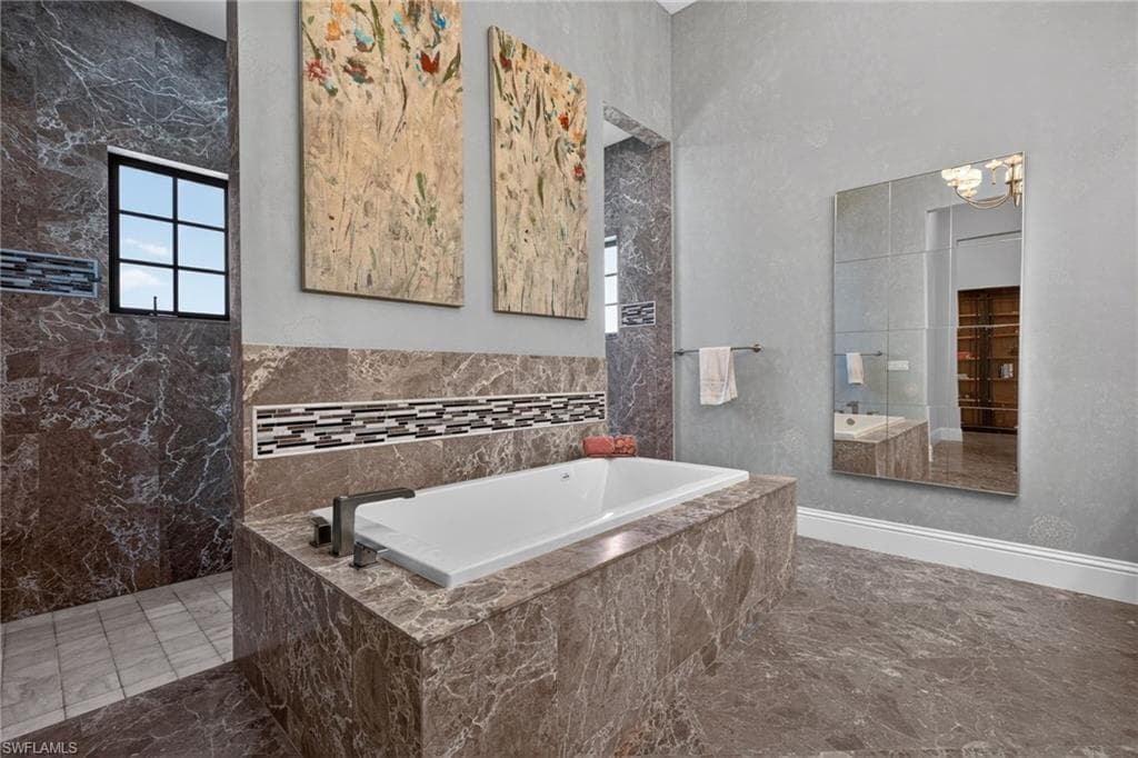 628 VENEZIA GRANDE DR-22
