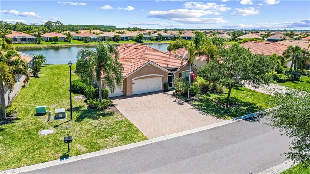 3118 Apple Blossom DR-38