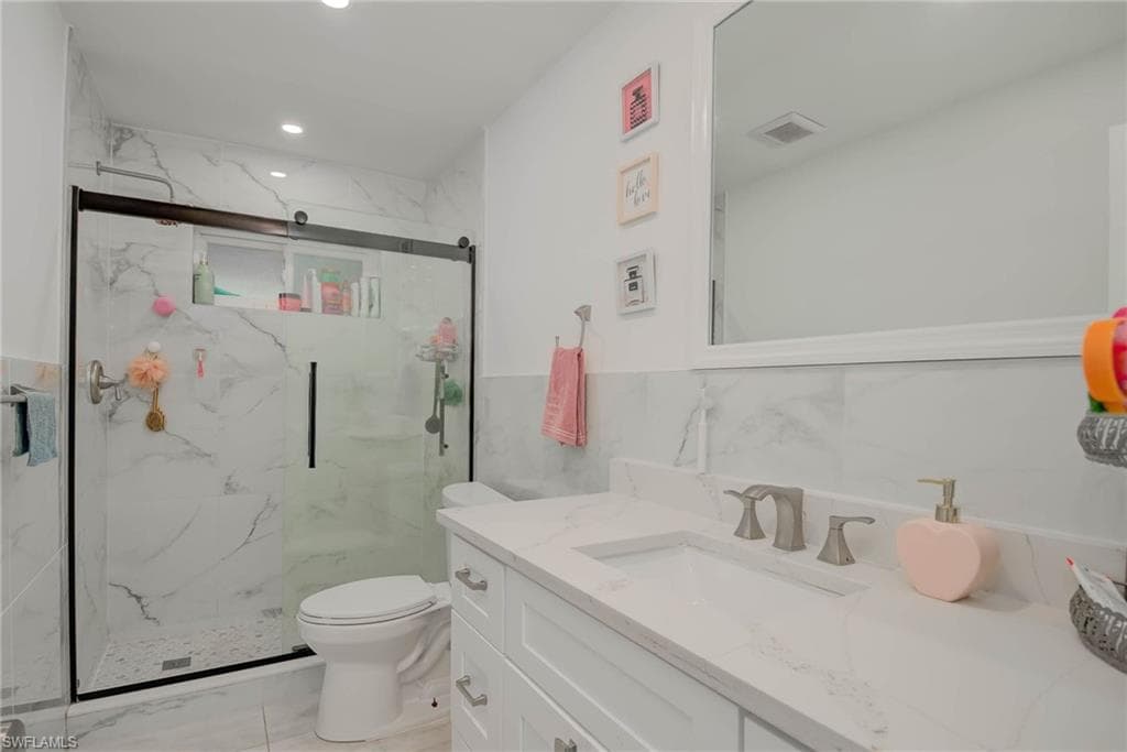 14539 Riverside DR-17