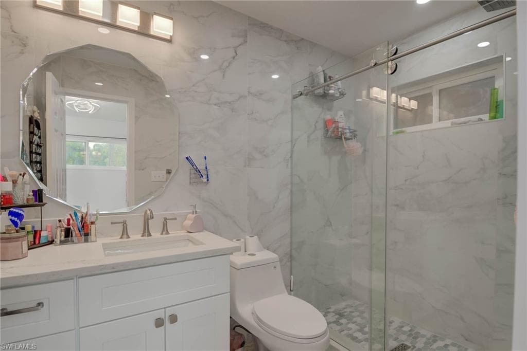 14539 Riverside DR-16
