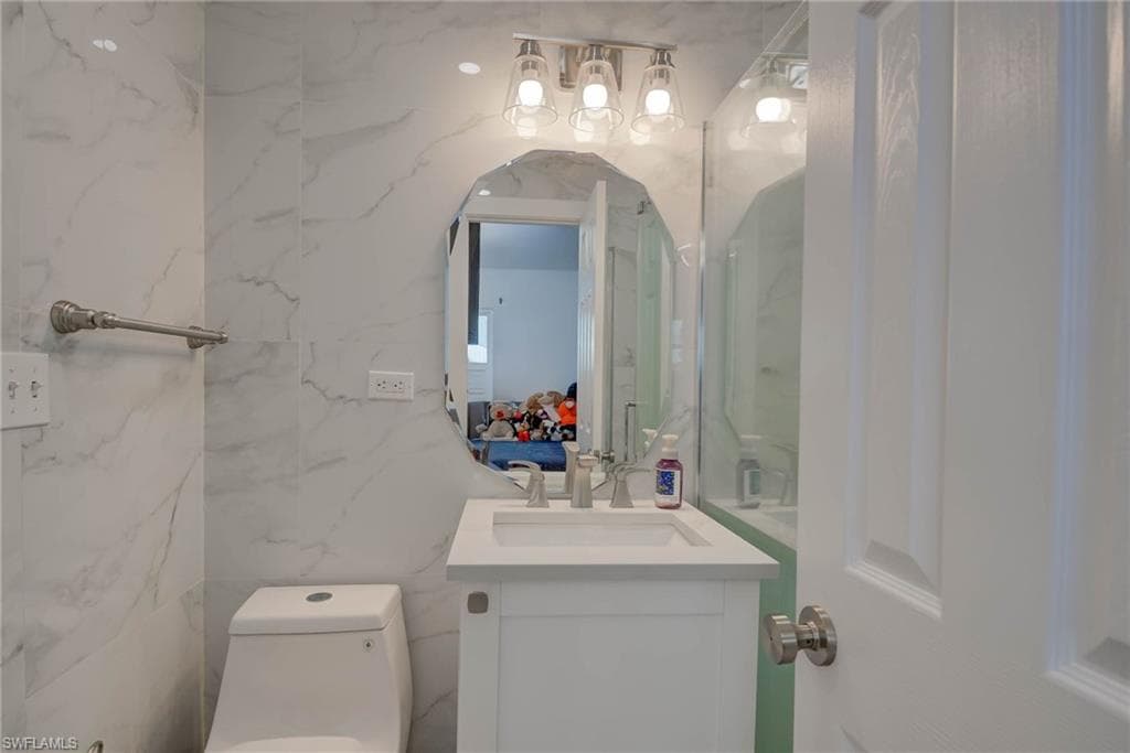 14539 Riverside DR-10