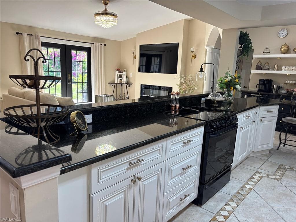 1156 Oakes BLVD-12