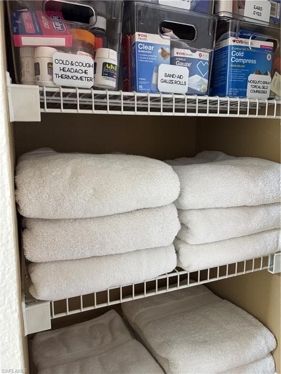 1156 Oakes BLVD-33