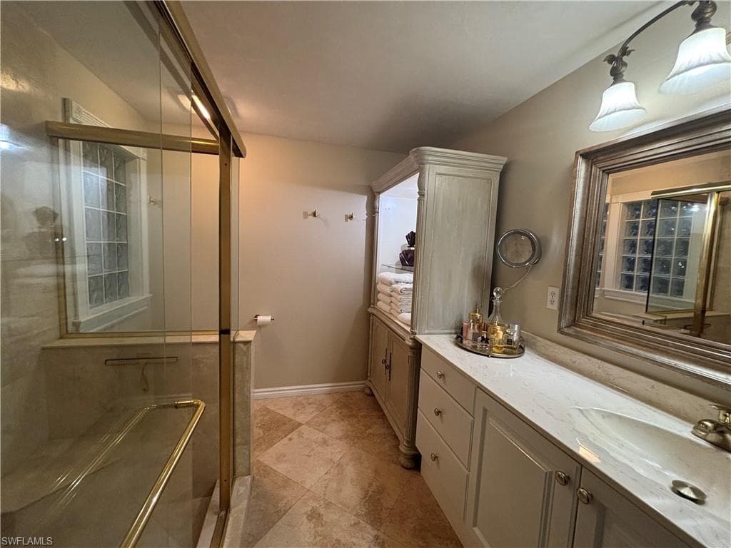 1156 Oakes BLVD-29