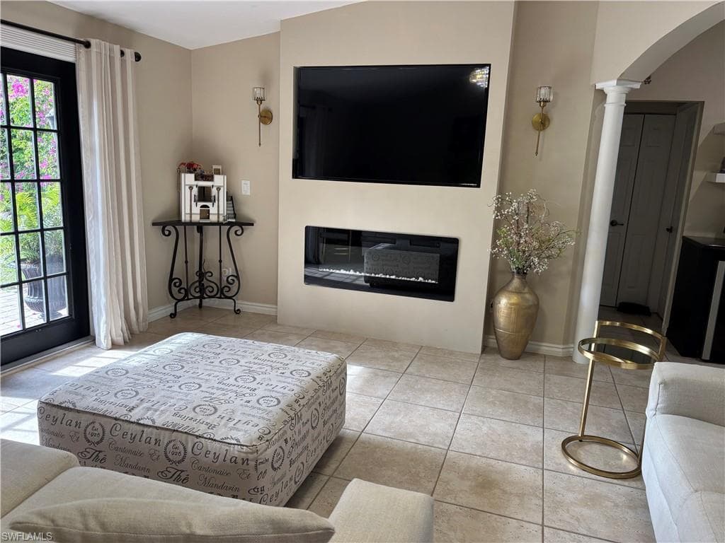 1156 Oakes BLVD-7
