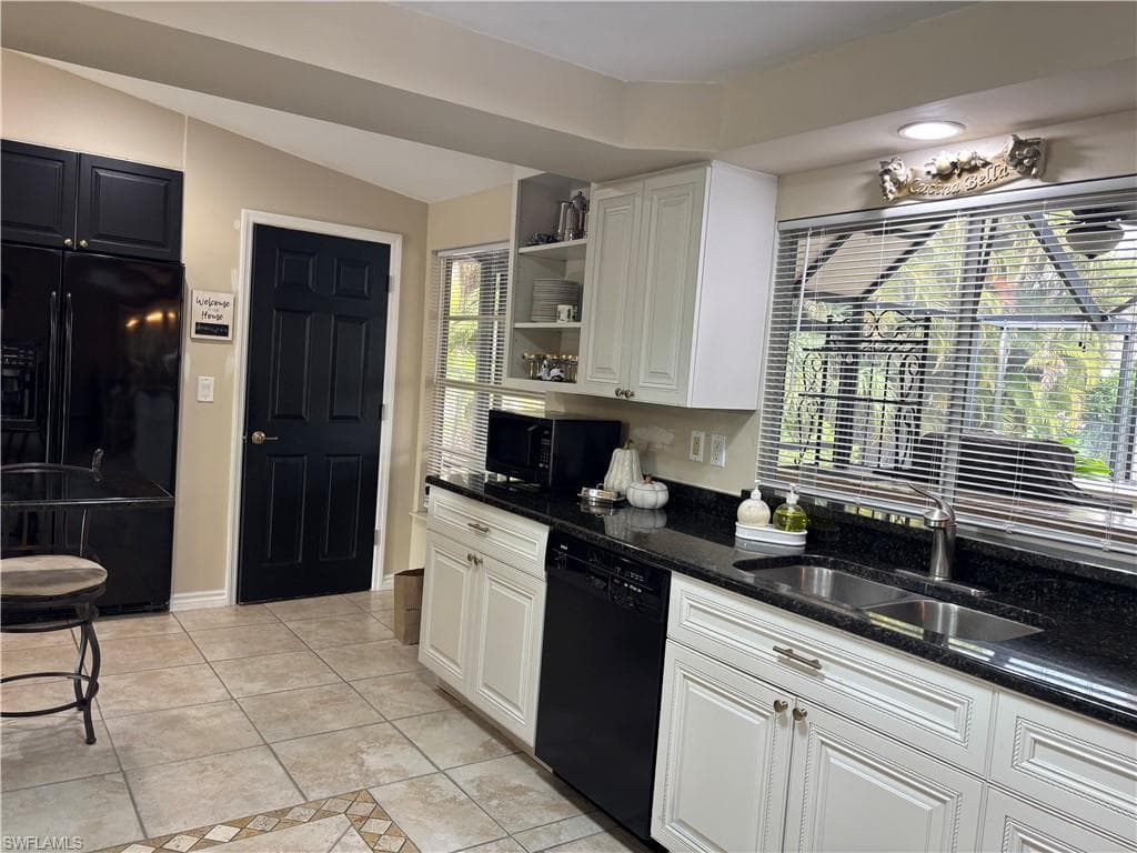 1156 Oakes BLVD-11