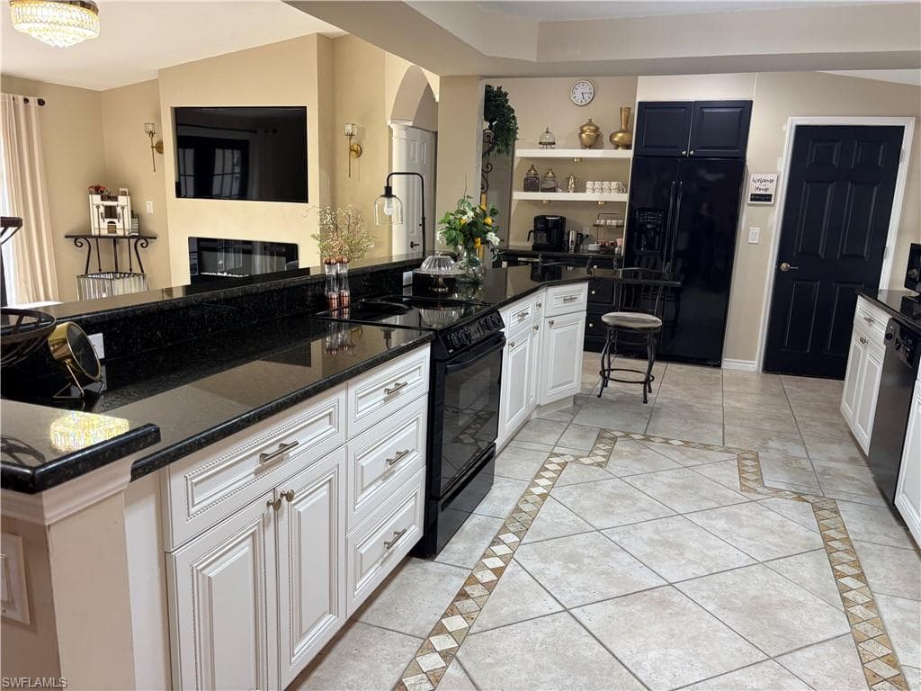 1156 Oakes BLVD-4