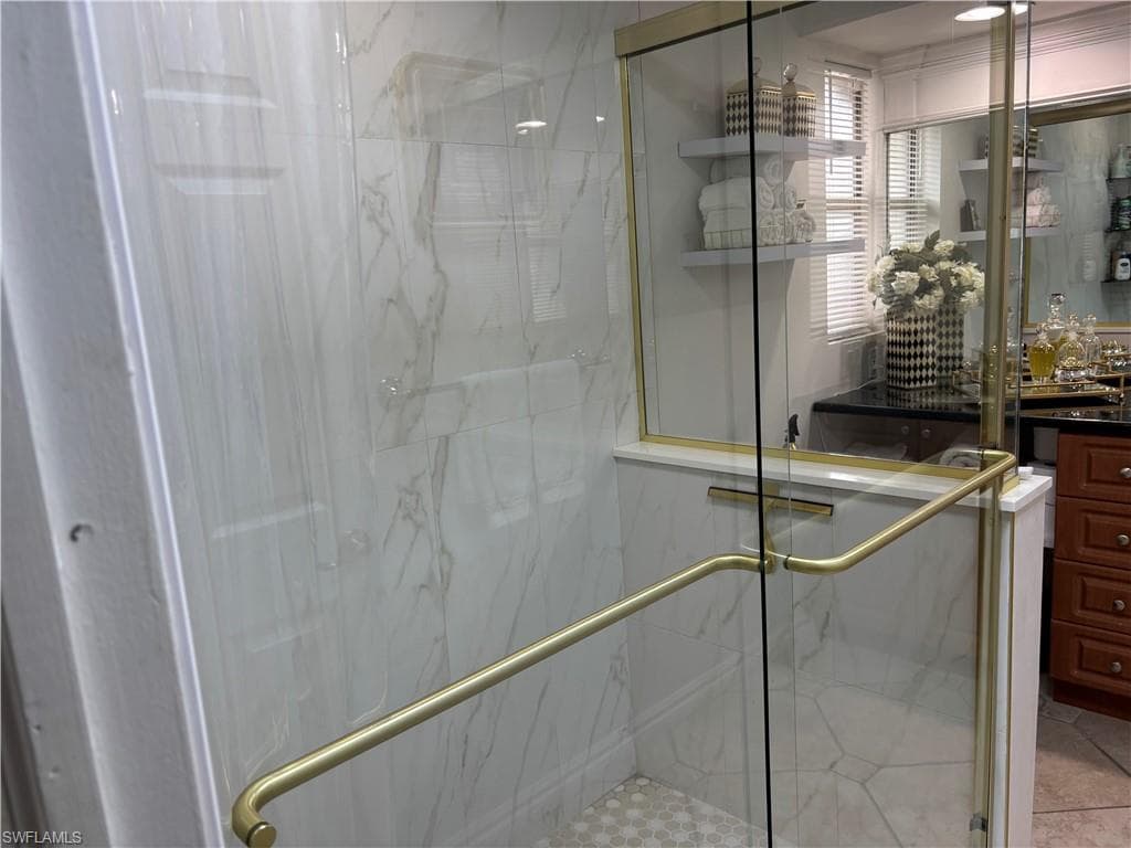 1156 Oakes BLVD-25