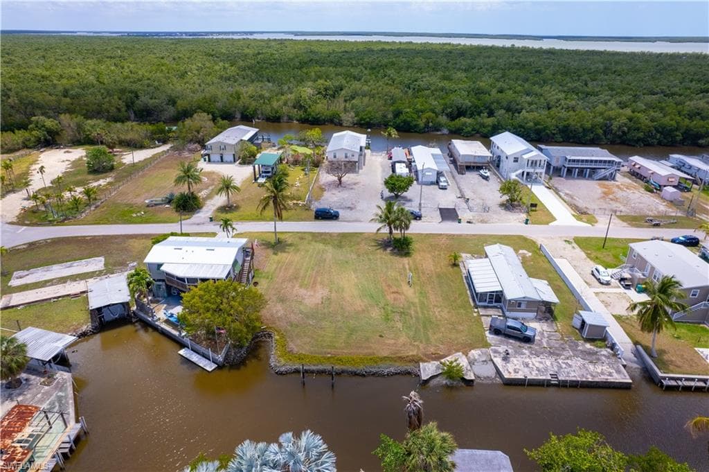 88 Flamingo DR-3