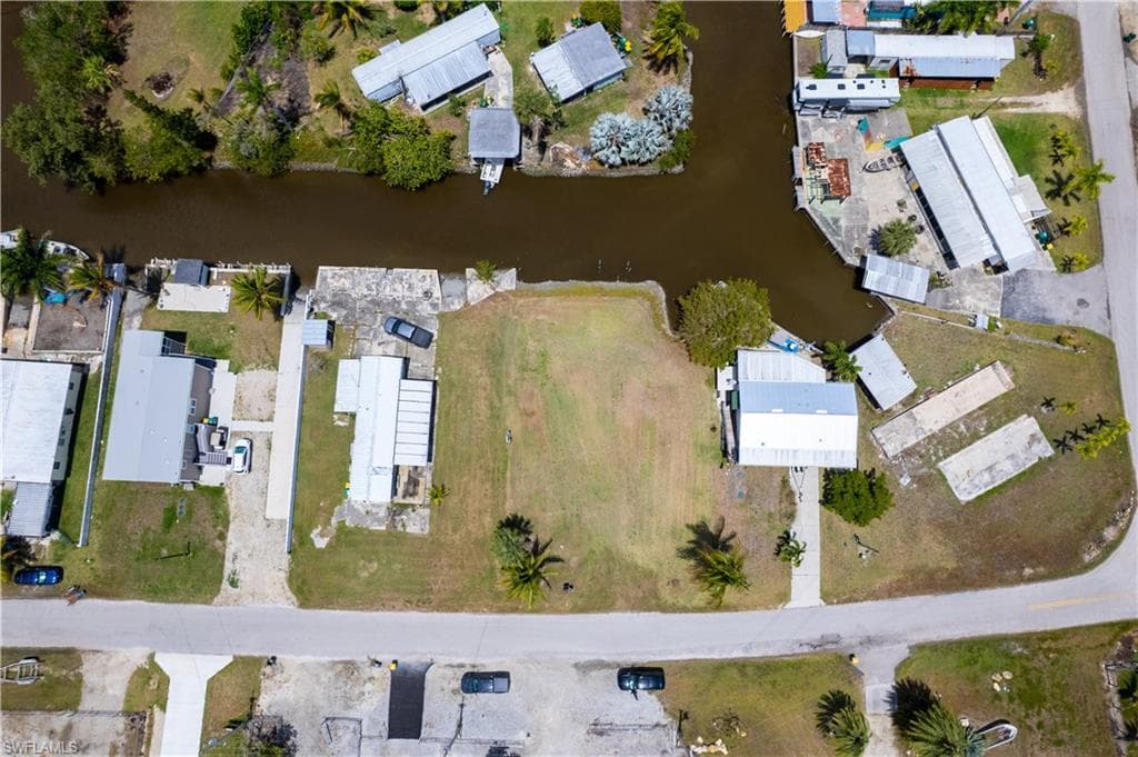 88 Flamingo DR-1