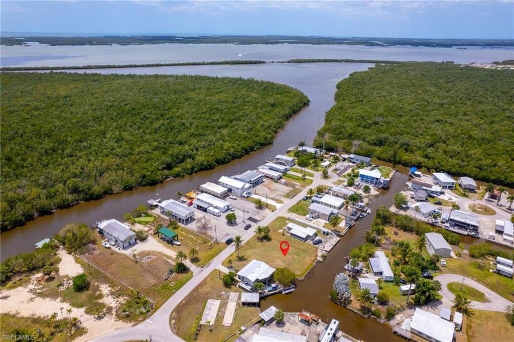88 Flamingo DR-9