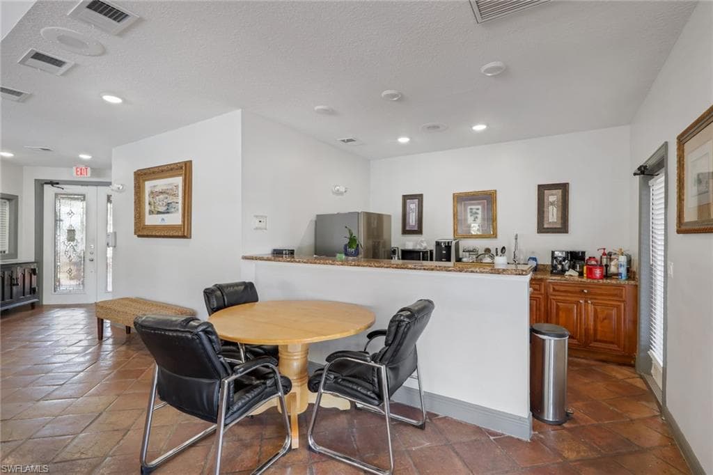 2214 Arbour Walk CIR 2012-24