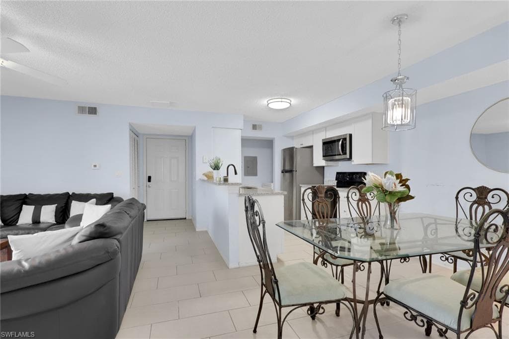 2214 Arbour Walk CIR 2012-4
