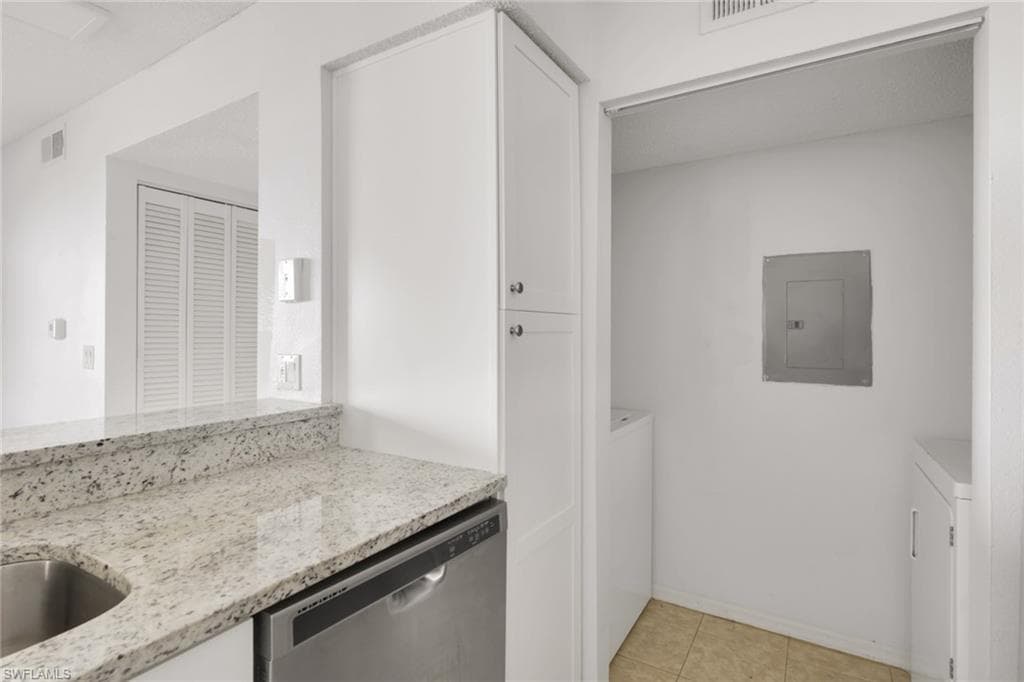 2214 Arbour Walk CIR 2012-8