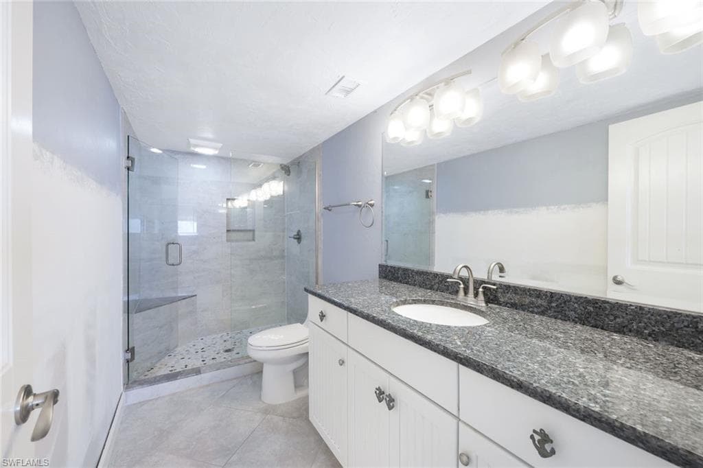 6400 Estero BLVD 402-19