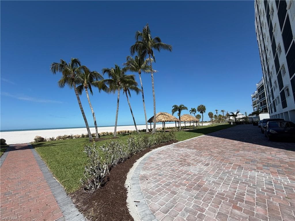 6400 Estero BLVD 402-29