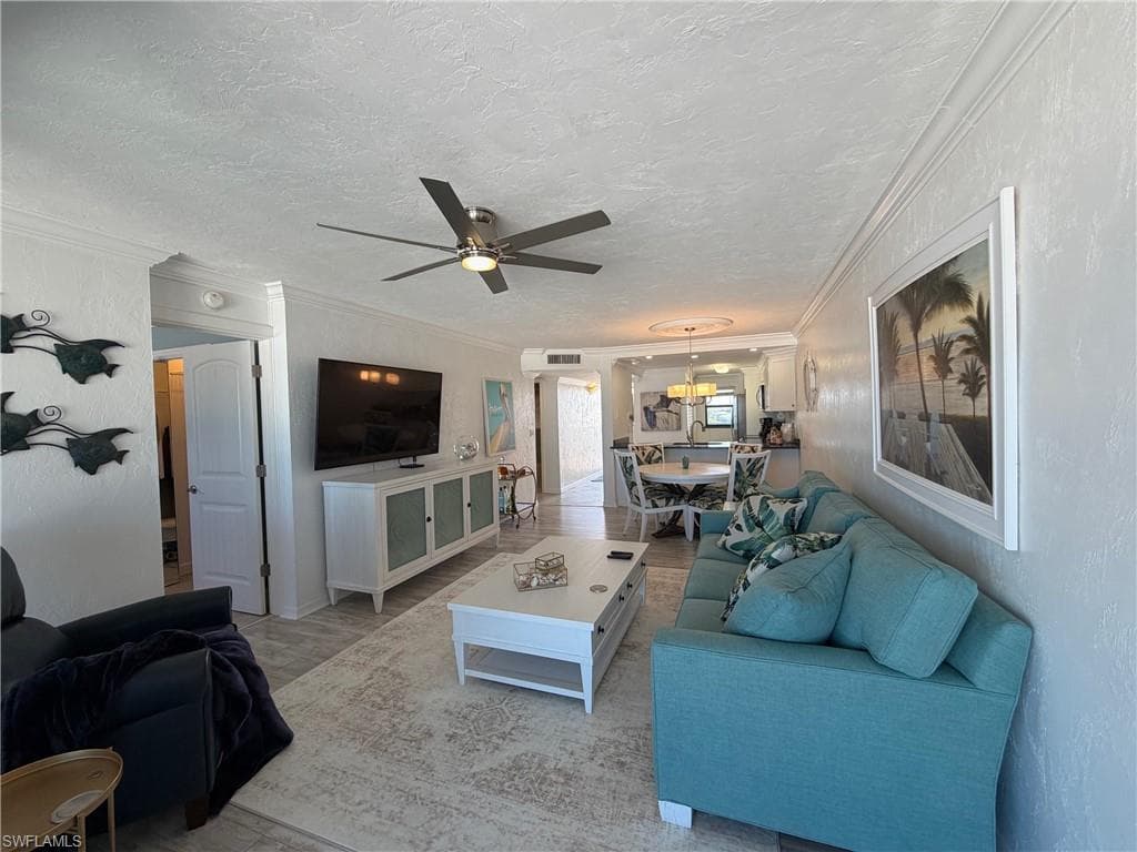 6400 Estero BLVD 402-8