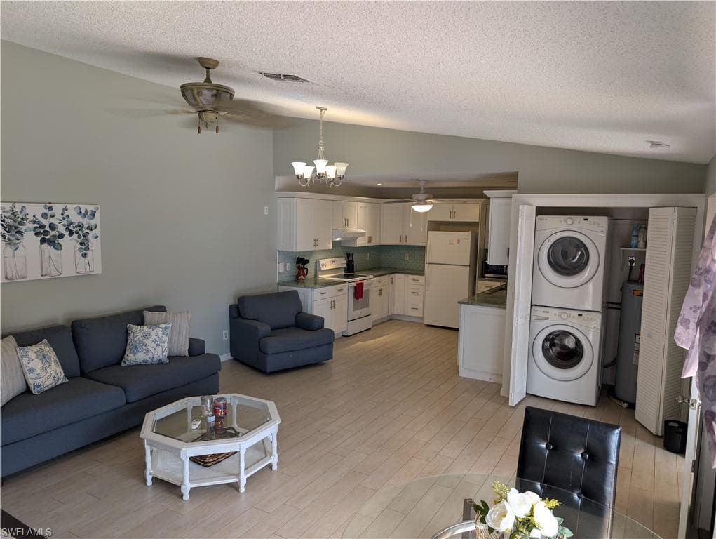 5652 Foxlake DR-6