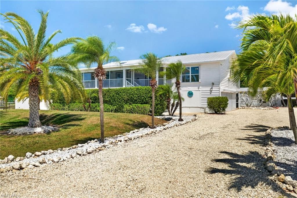 5866 Tahiti DR-1