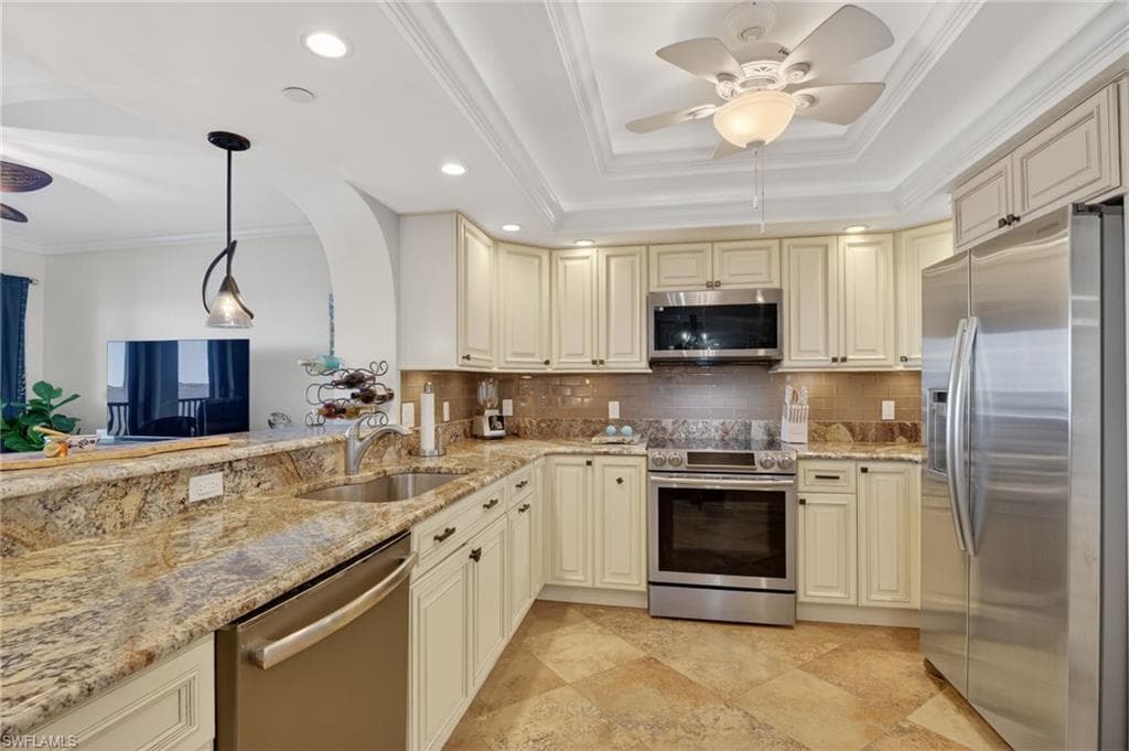 1900 Virginia AVE 802-13