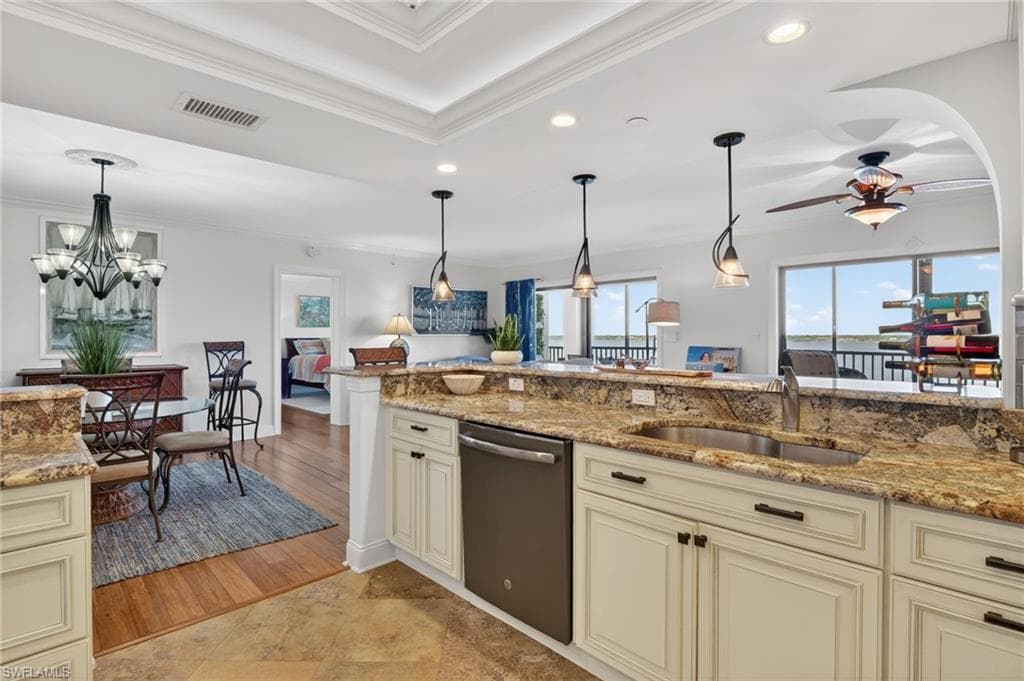 1900 Virginia AVE 802-14