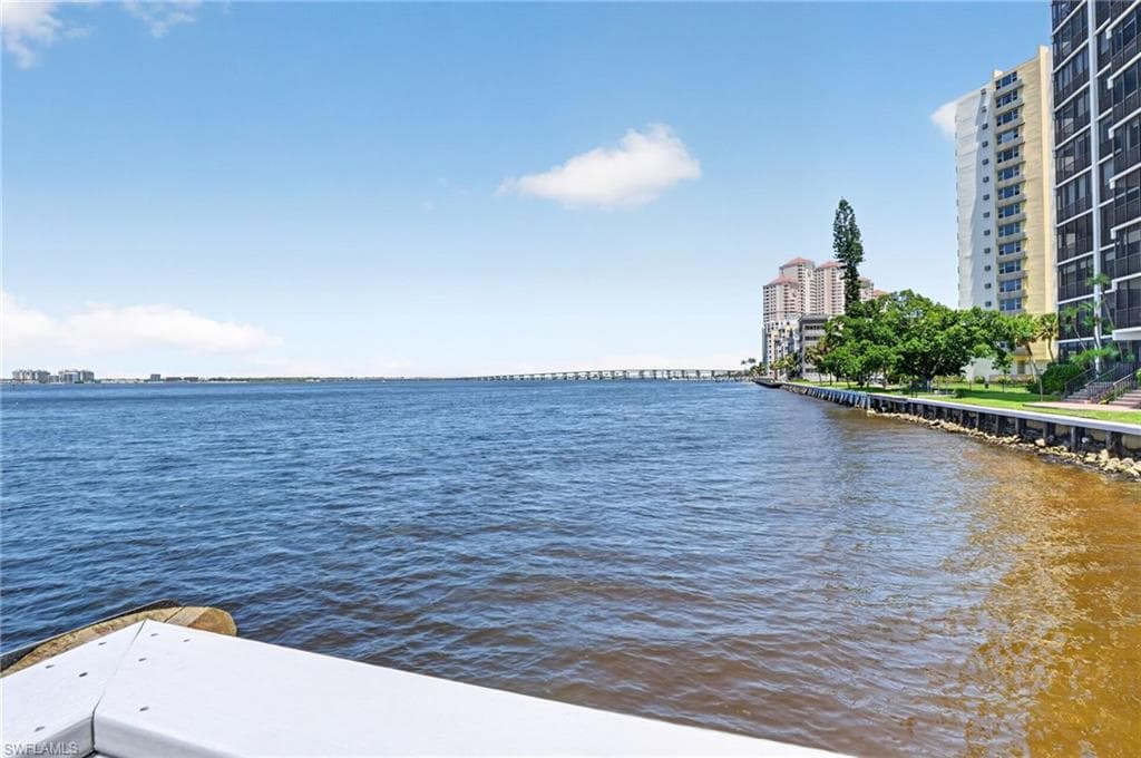 1900 Virginia AVE 802-31