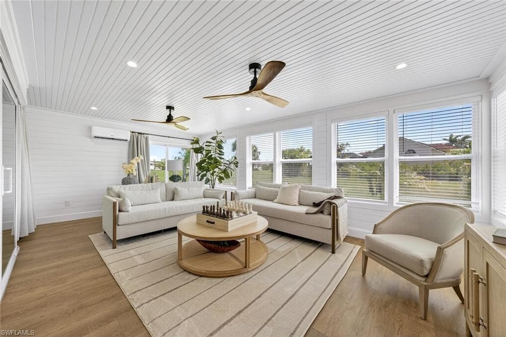 1251 Par View DR-19