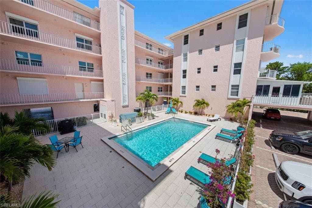 26236 Hickory BLVD 1-33