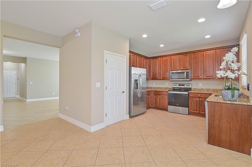 10474 Spruce Pine CT-18