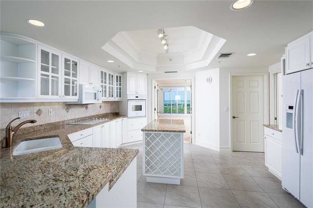 435 Dockside DR B703-12