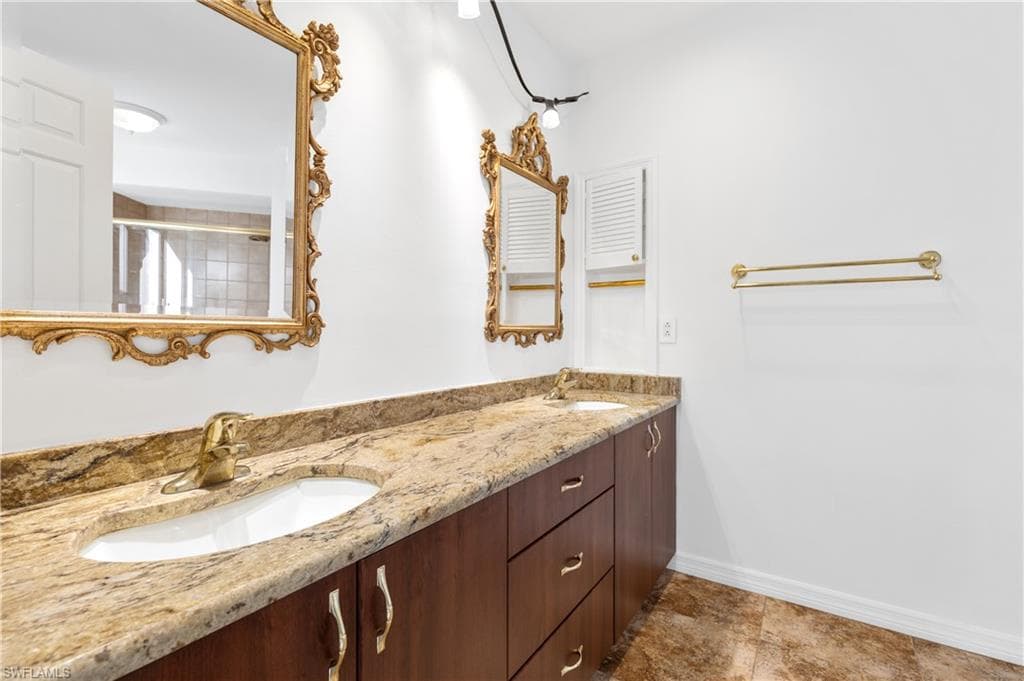12331 Oak Brook CT-23
