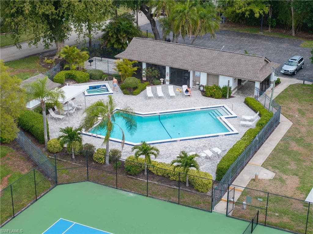 12331 Oak Brook CT-40