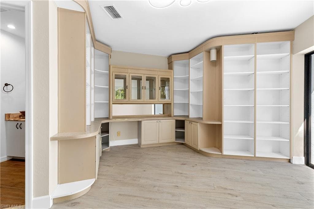 12331 Oak Brook CT-25