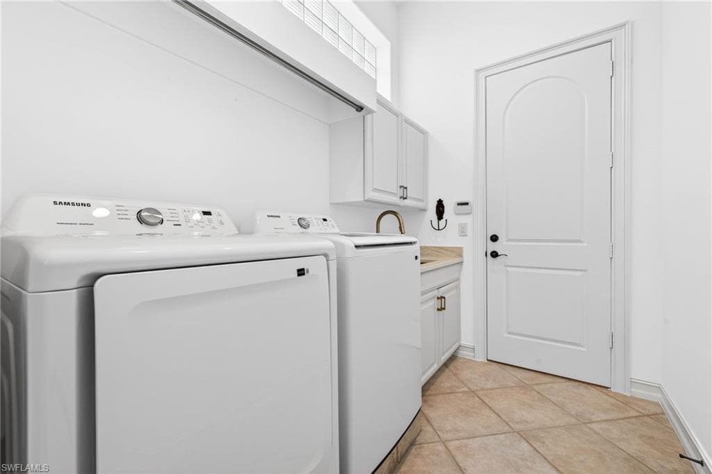 3296 LOOKOUT LN-24