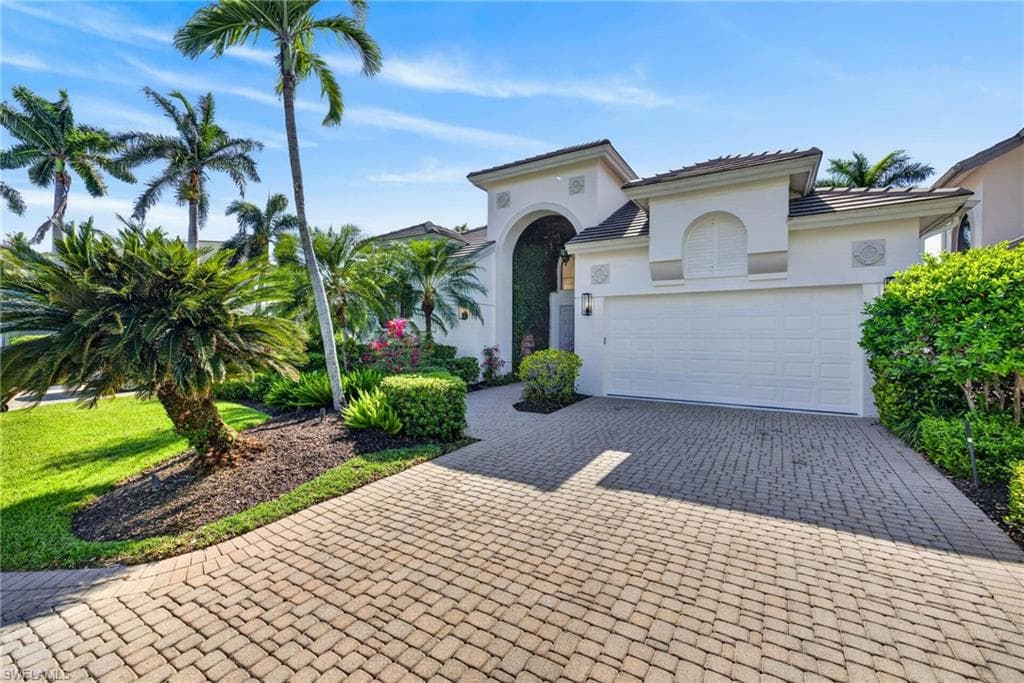 3296 LOOKOUT LN-38