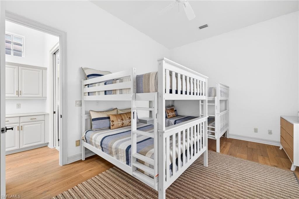 3296 LOOKOUT LN-18