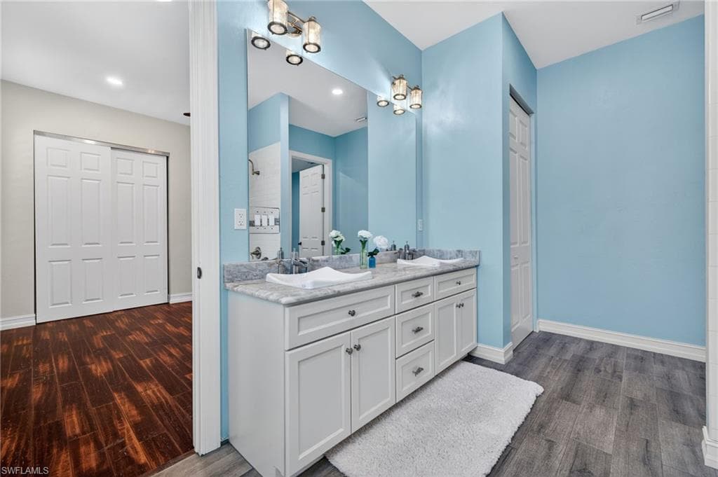 15860 Glendale LN-26
