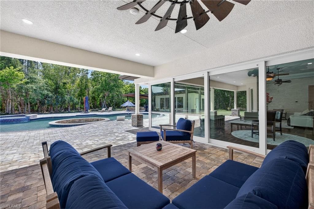 15860 Glendale LN-36